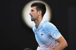 爱游戏体育全站包含德约科维奇在日本队比赛中出色发挥，持续失利引发热议！观众掌声雷动的词条